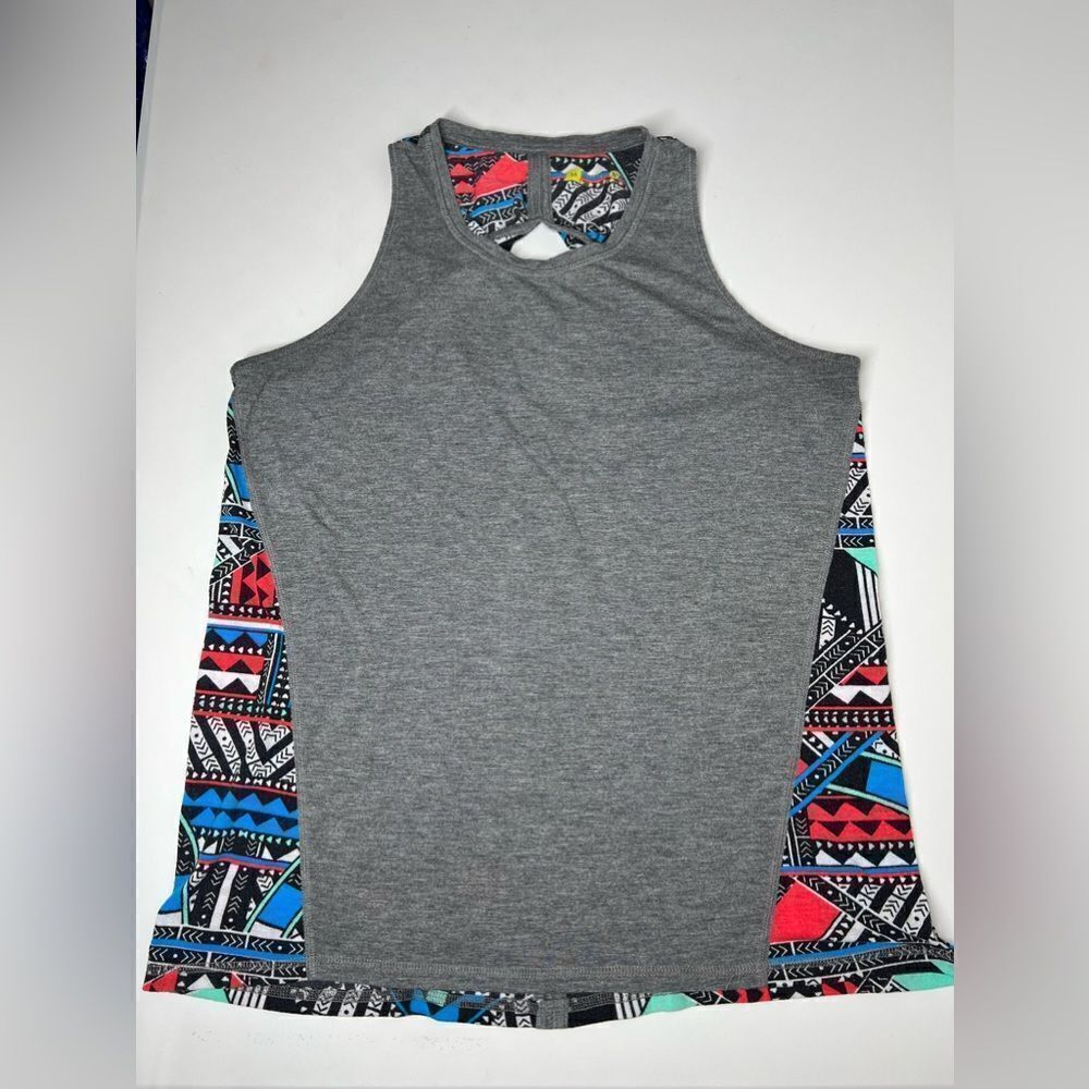 Xersion Relaxed Fit Activewear Tank Top Geometric Pattern Size M